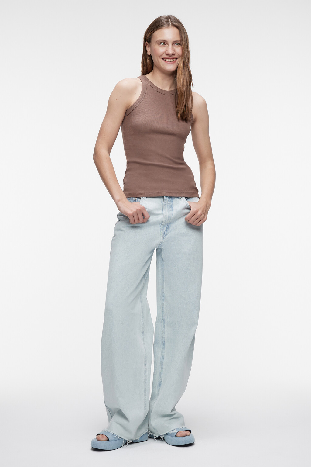 Майка-топ TANKTOP хлопковая базовая в рубчик - цвет коричневый - 4