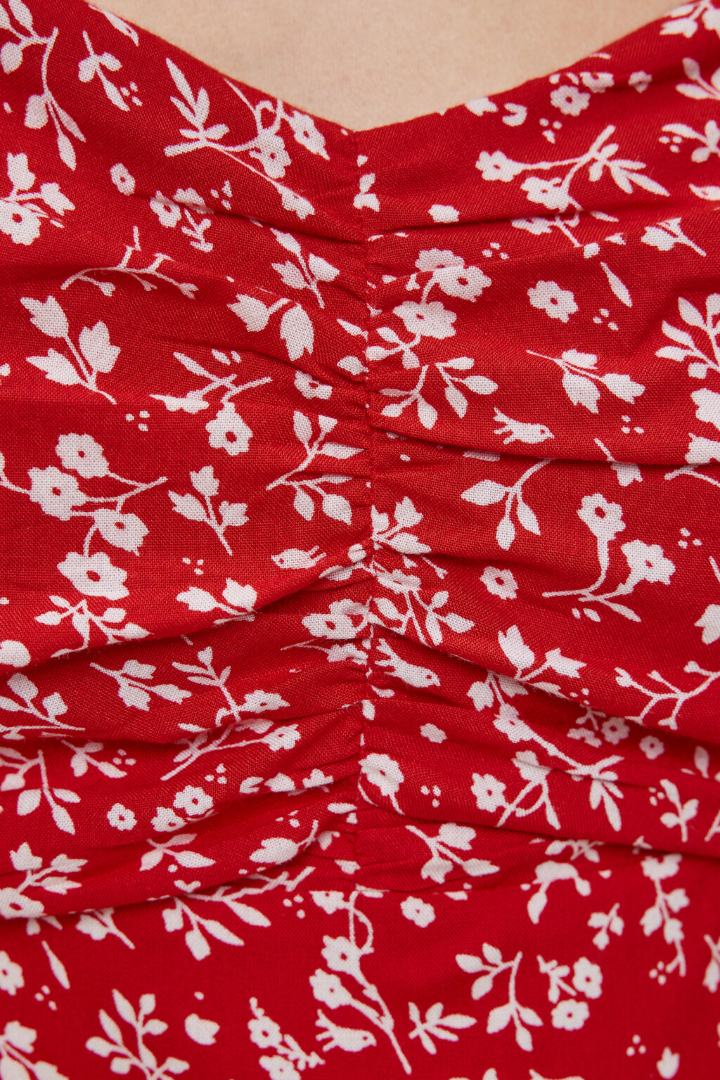 Платье baby-doll приталенное вискозное с вырезом-каре - цвет красный - 5