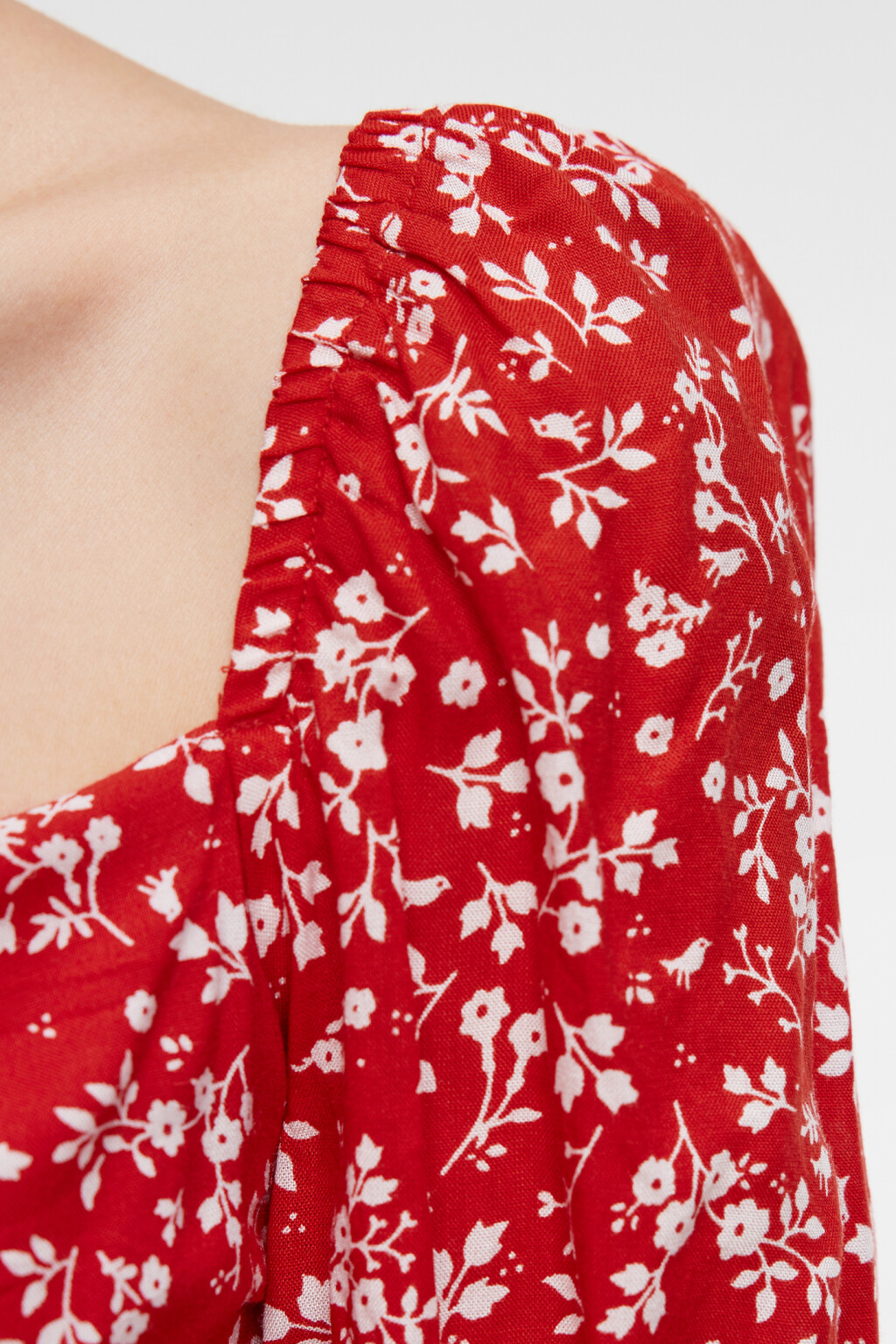 Платье baby-doll приталенное вискозное с вырезом-каре - цвет красный - 6