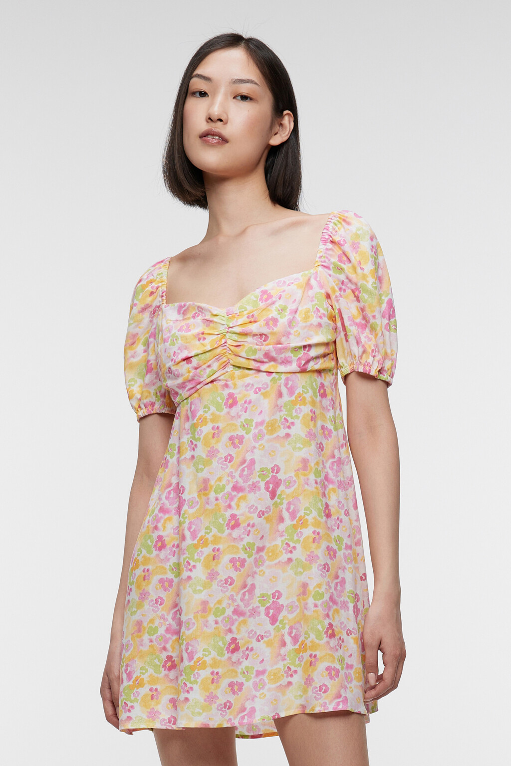 Платье baby-doll приталенное вискозное с вырезом-каре - цвет мультиколор - 1