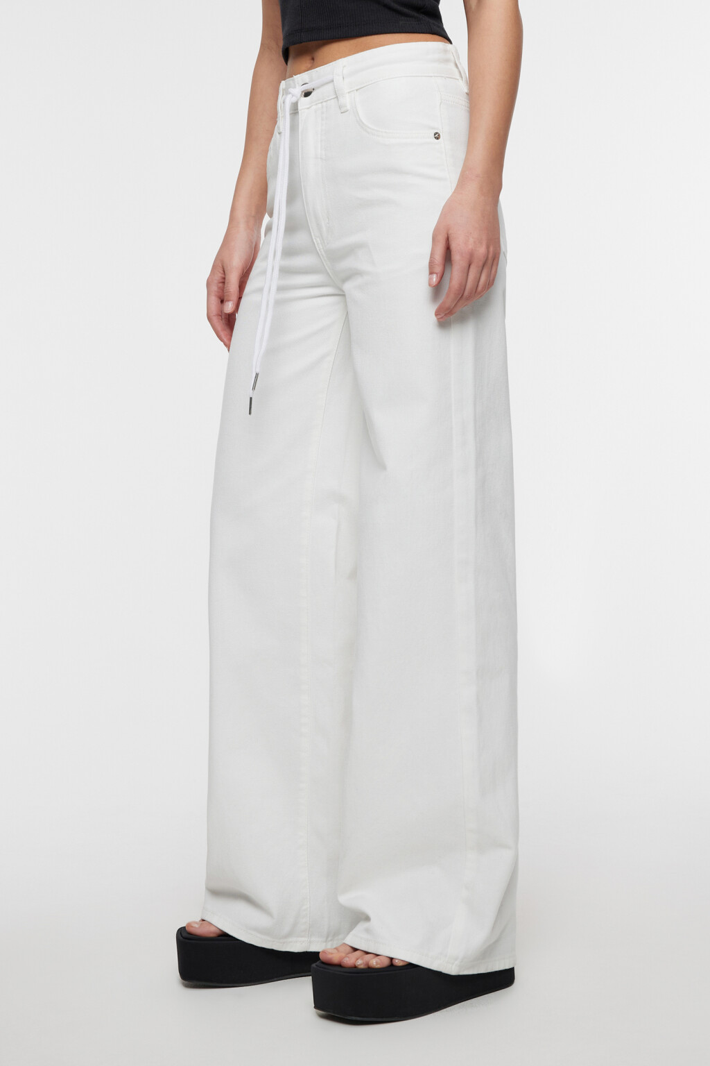 Джинсы wide leg широкие с поясом-шнурком в кулиске - цвет белый - 2