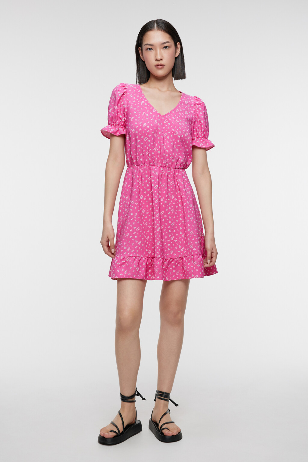 Платье мини приталенное с оборками и V-вырезом - цвет розовый - 1