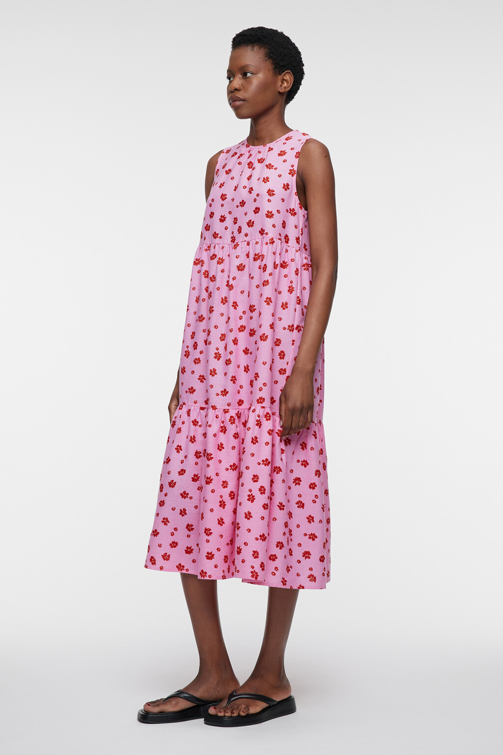 Платье-трапеция миди льняное с ярусной юбкой и воланами - цвет розовый - 2