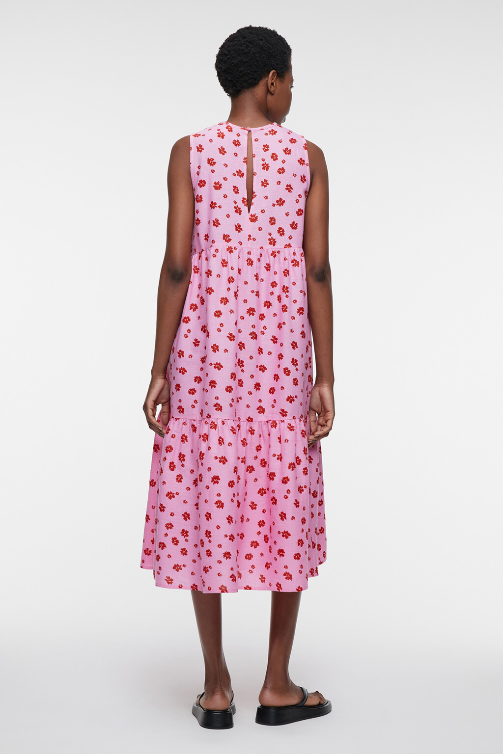 Платье-трапеция миди льняное с ярусной юбкой и воланами - цвет розовый - 3