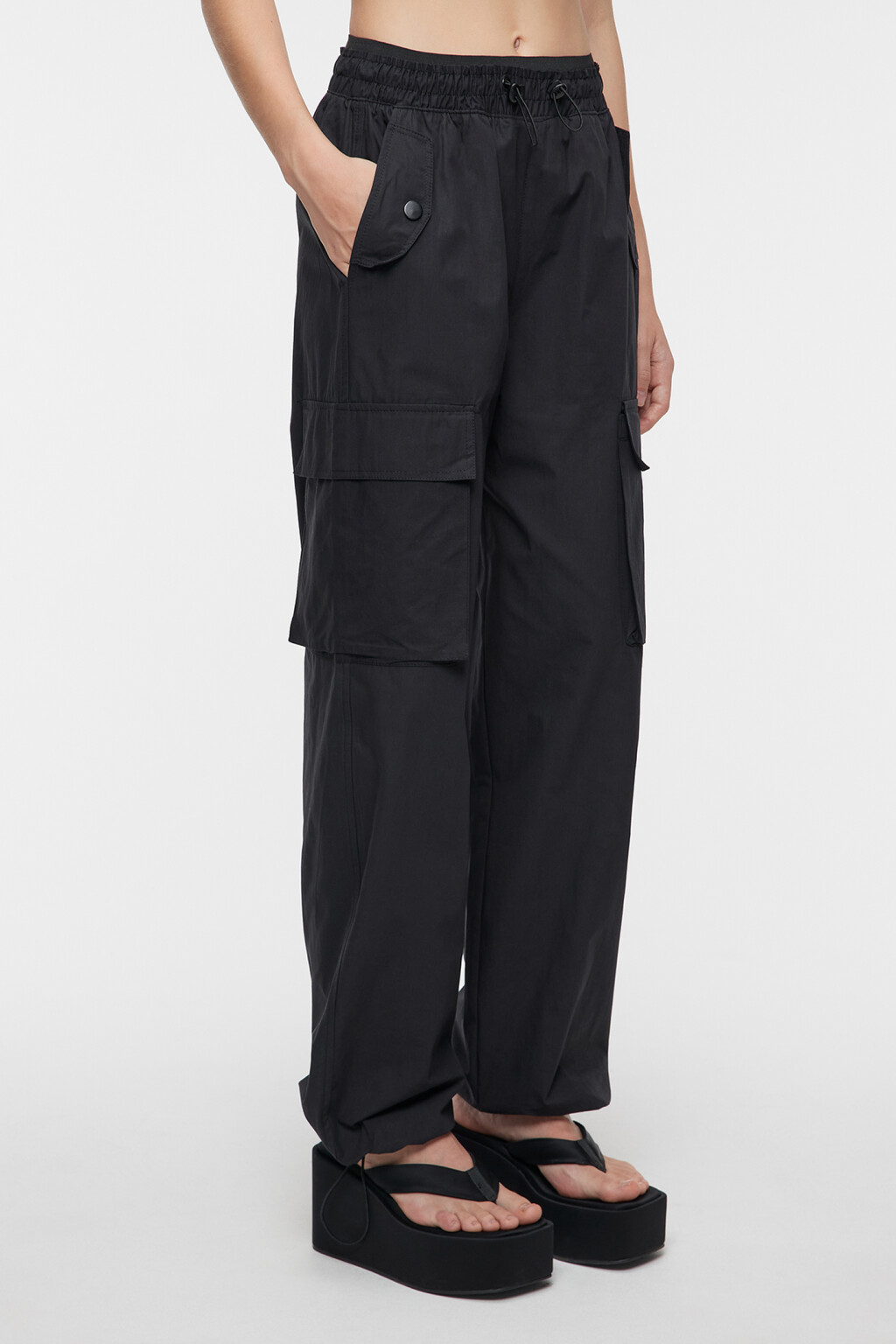Брюки карго хлопковые широкие со шнурком на поясе - цвет черный - 2