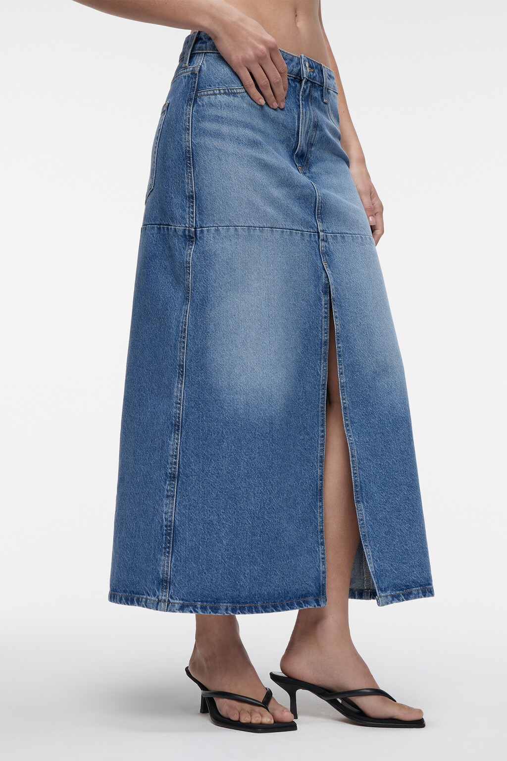 Юбка миди джинсовая с низкой посадкой и разрезом спереди - цвет голубой - 3