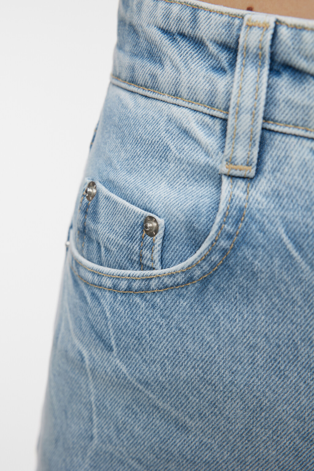 Шорты джинсовые короткие с высокой посадкой - цвет голубой - 6