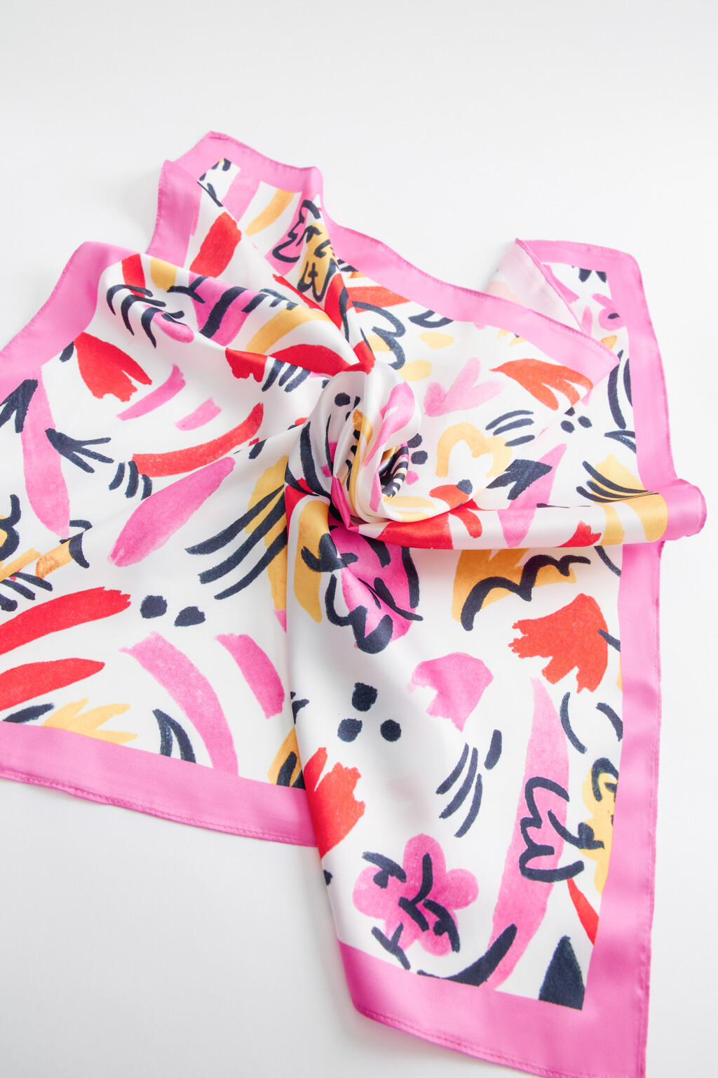 Платок квадратный атласный с принтом-абстракцией - цвет мультиколор - 2