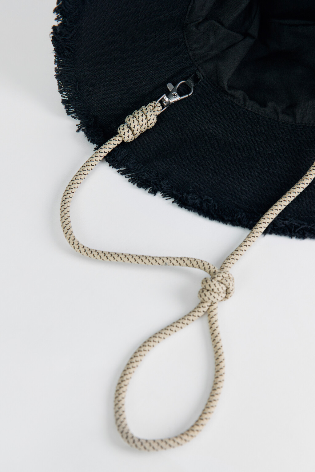 Панама хлопковая с широкими полями и завязками - цвет черный - 4