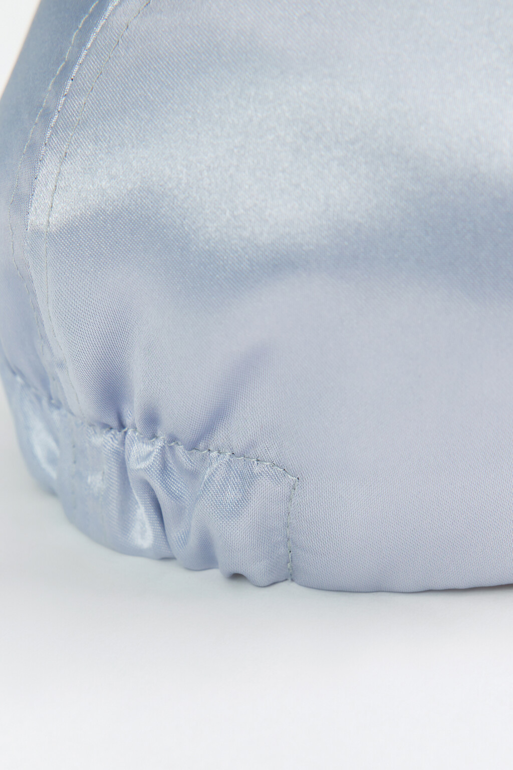 Бейсболка атласная серебристая с длинным козырьком - цвет серый - 4