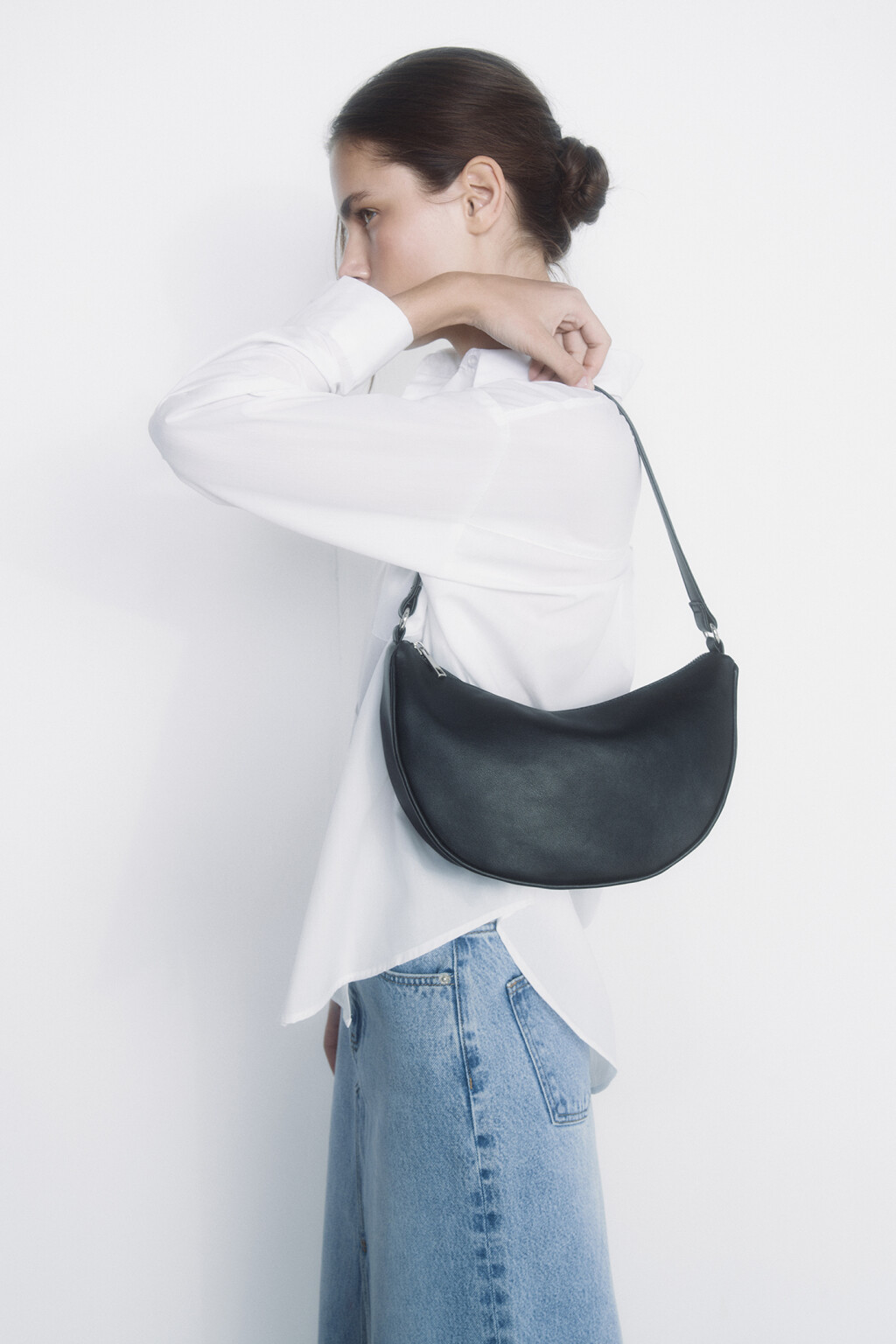 Сумка-багет на плечо однотонная - цвет черный - 6