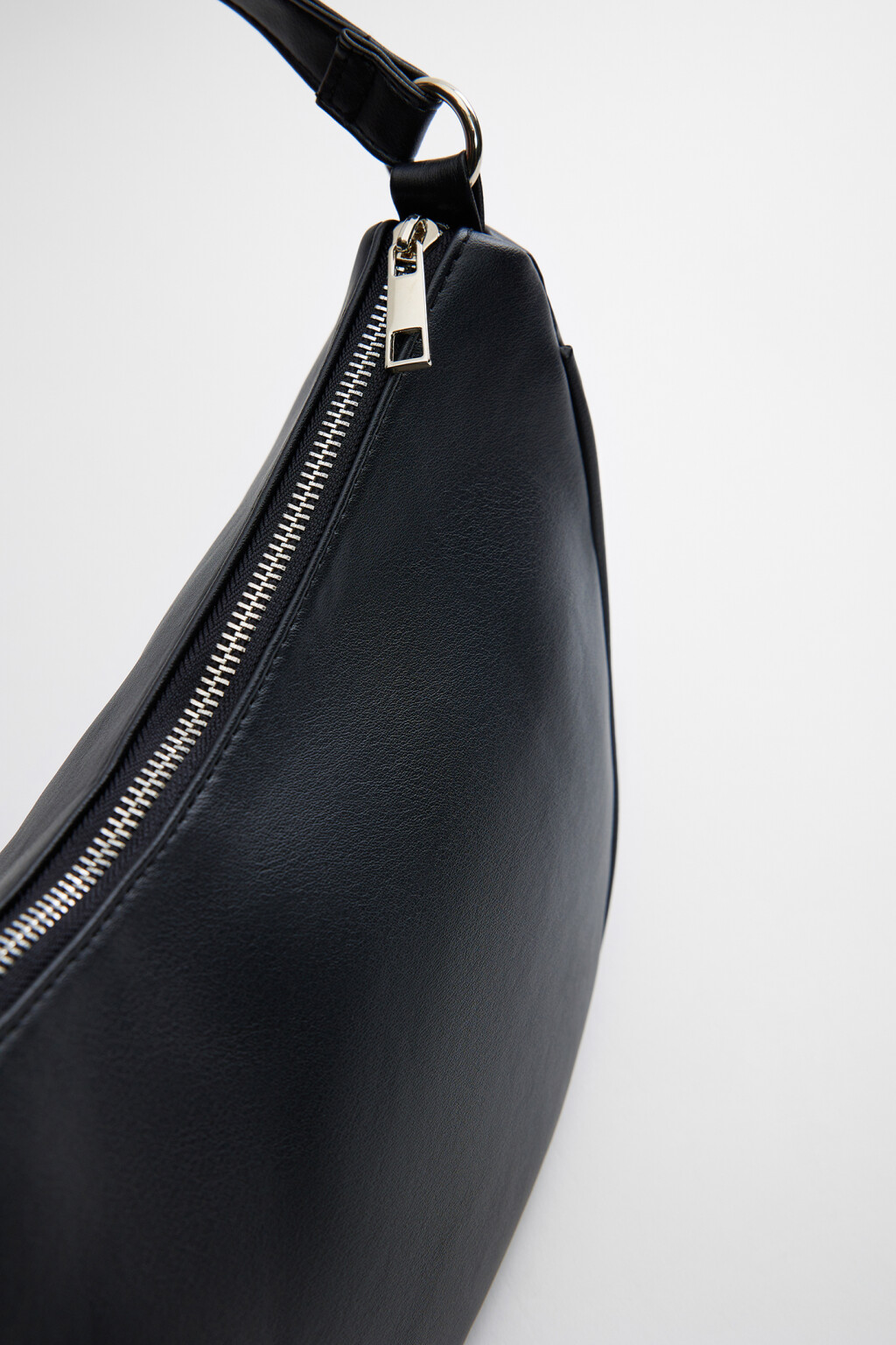 Сумка-багет на плечо однотонная - цвет черный - 4