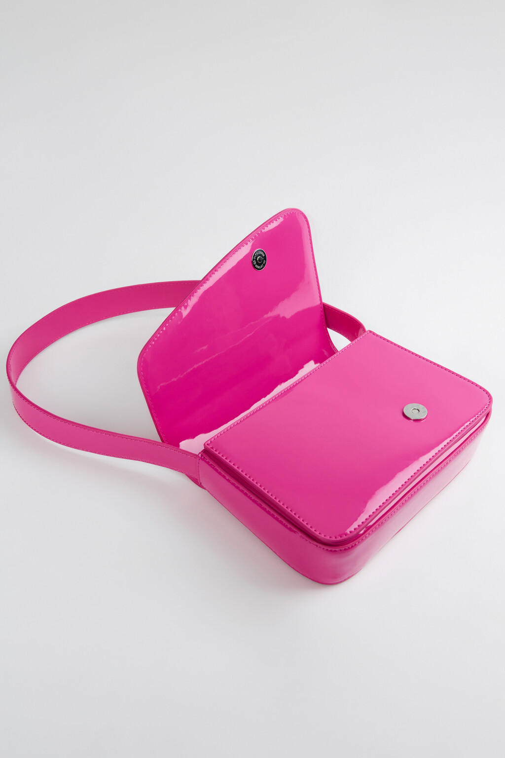 Сумка-багет на плечо из лакированной искусственной кожи - цвет розовый - 4