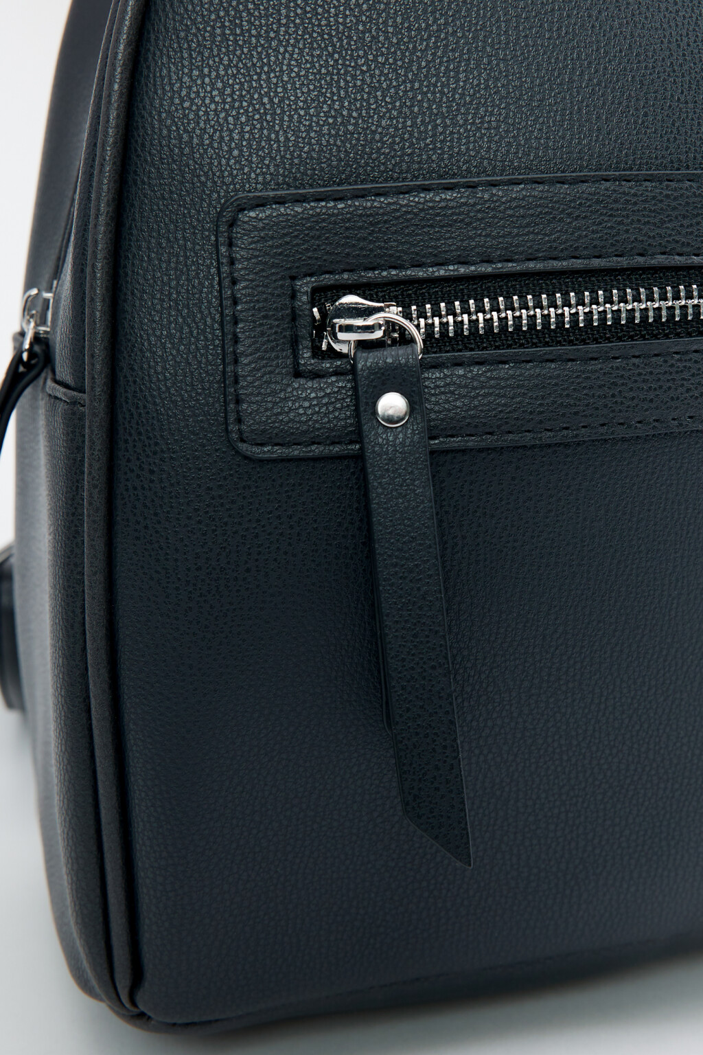 Рюкзак миниатюрный из искусственной кожи с зеркалом - цвет черный - 4