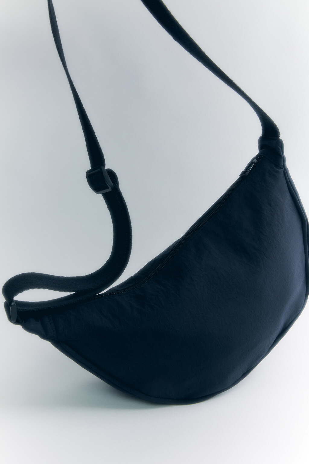 Сумка-банан поясная текстильная с широким ремнем - цвет черный - 3