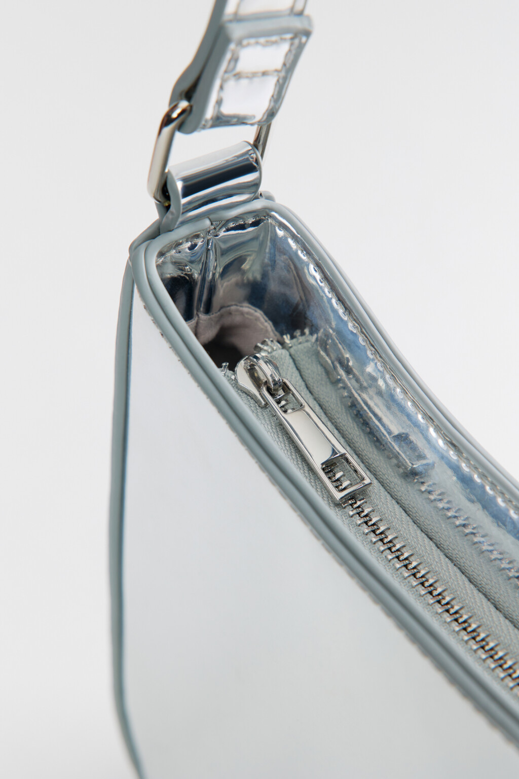 Сумка-багет с серебристым эффектом металлик - цвет серый - 6