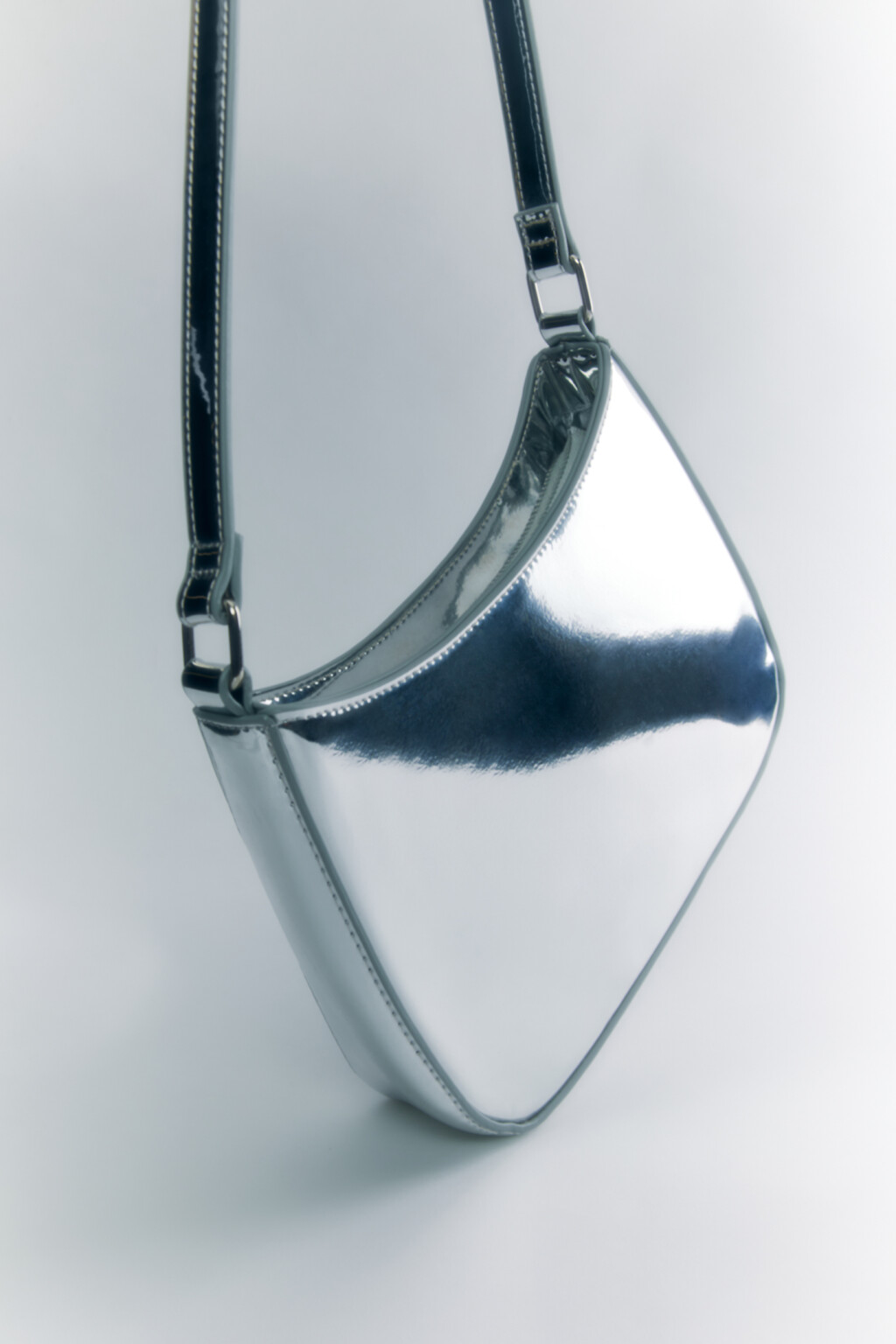 Сумка-багет с серебристым эффектом металлик - цвет серый - 7