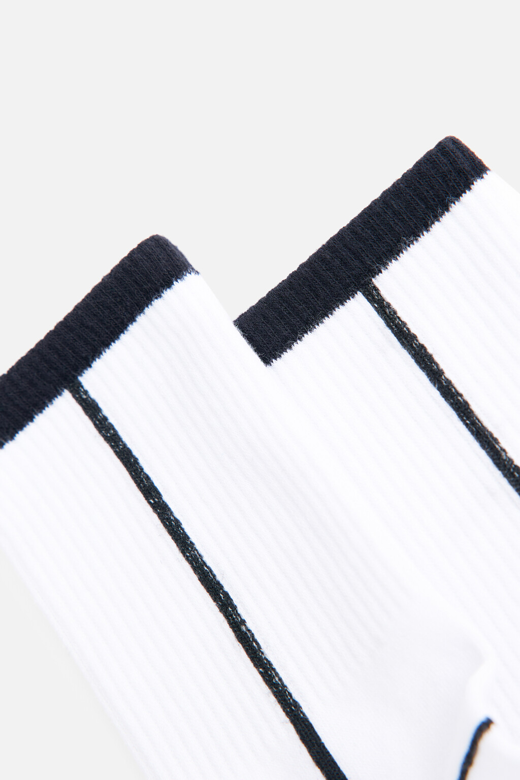 Носки высокие хлопковые с цветными полосками - цвет черный - 2