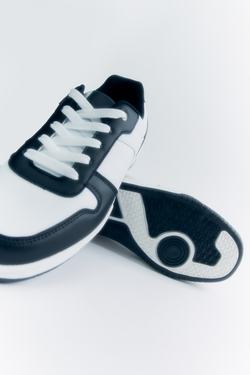 Кеды низкие на плоской подошве - цвет черный - 6