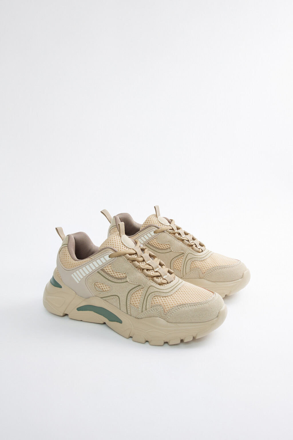 Кроссовки на высокой подошве с замшевыми вставками - цвет бежевый - 3