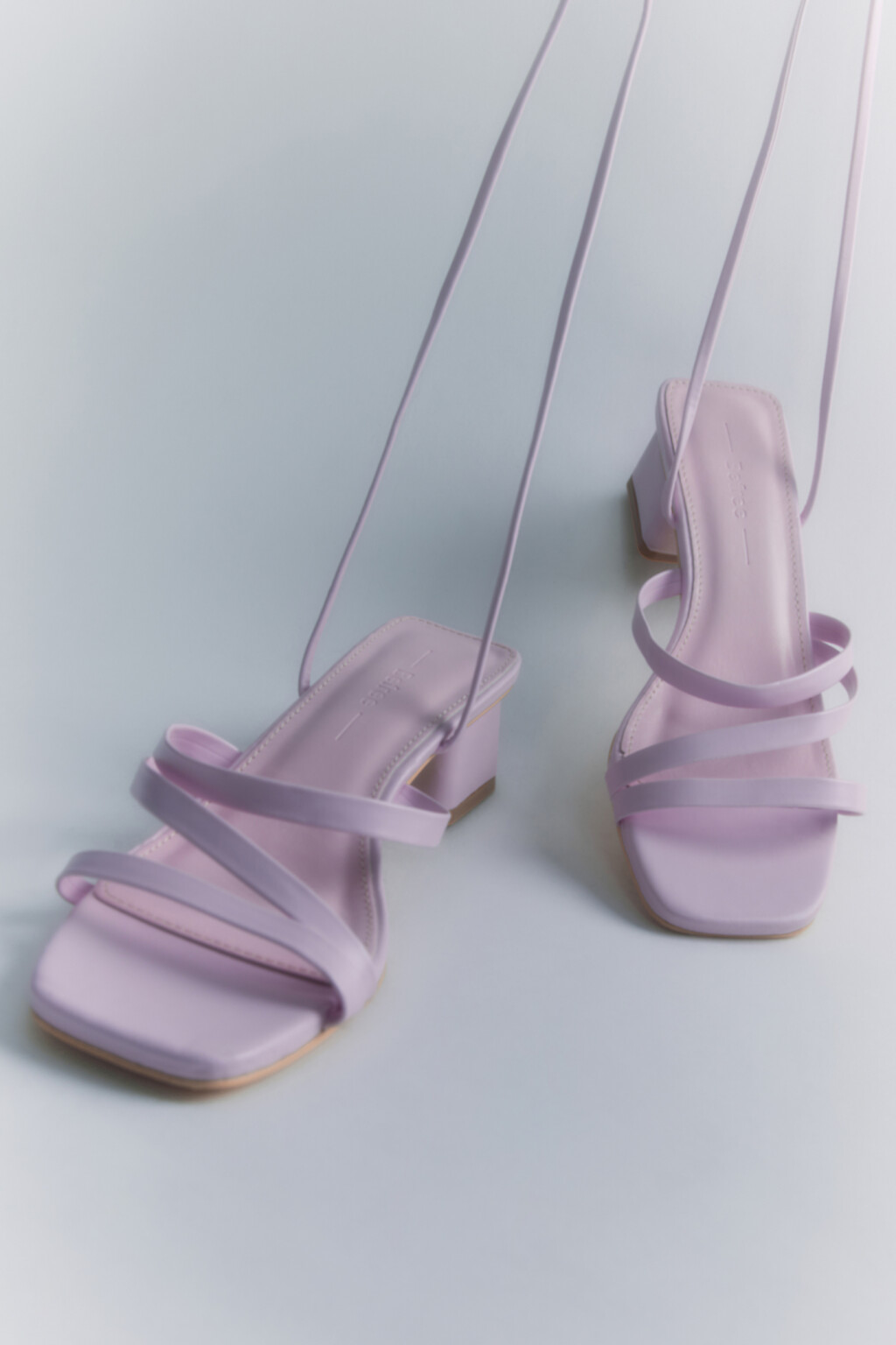 Босоножки низкие с завязками на щиколотке - цвет розовый - 5