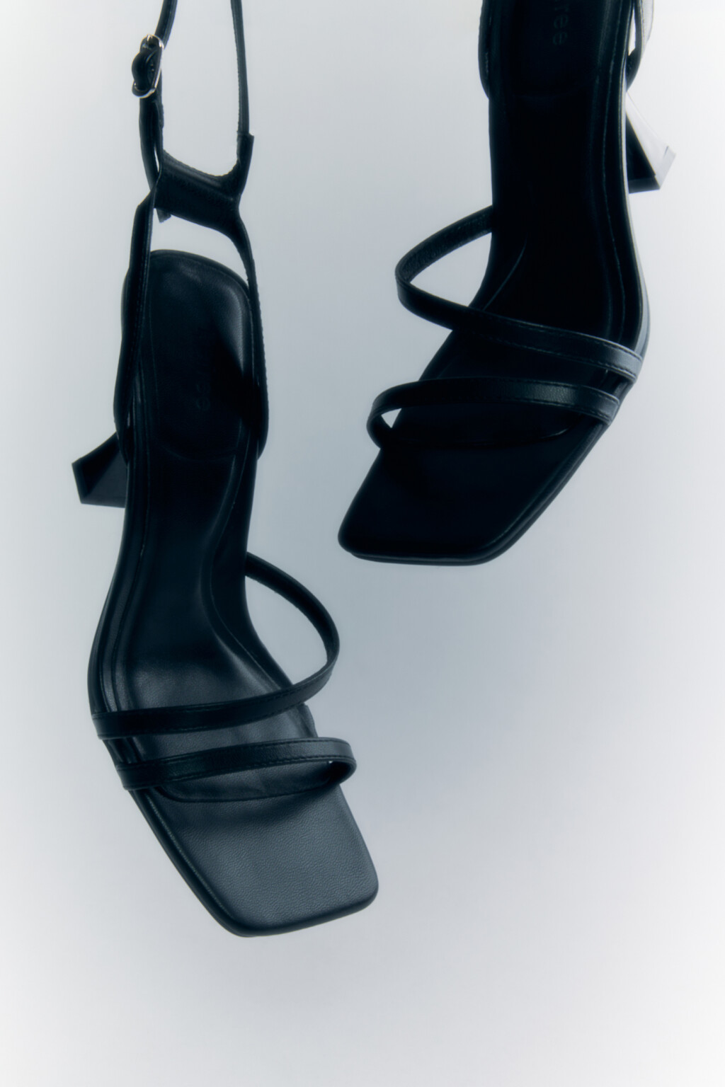 Босоножки высокие на тонком каблуке - цвет черный - 5