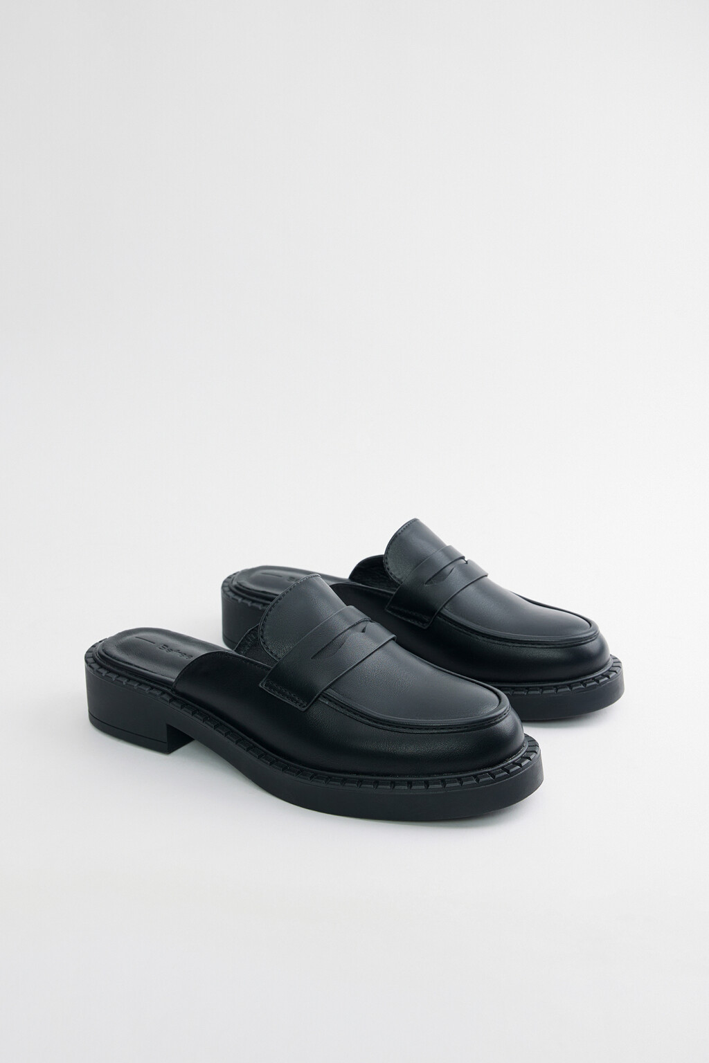 Туфли-лоферы с открытой пяткой - цвет черный - 4