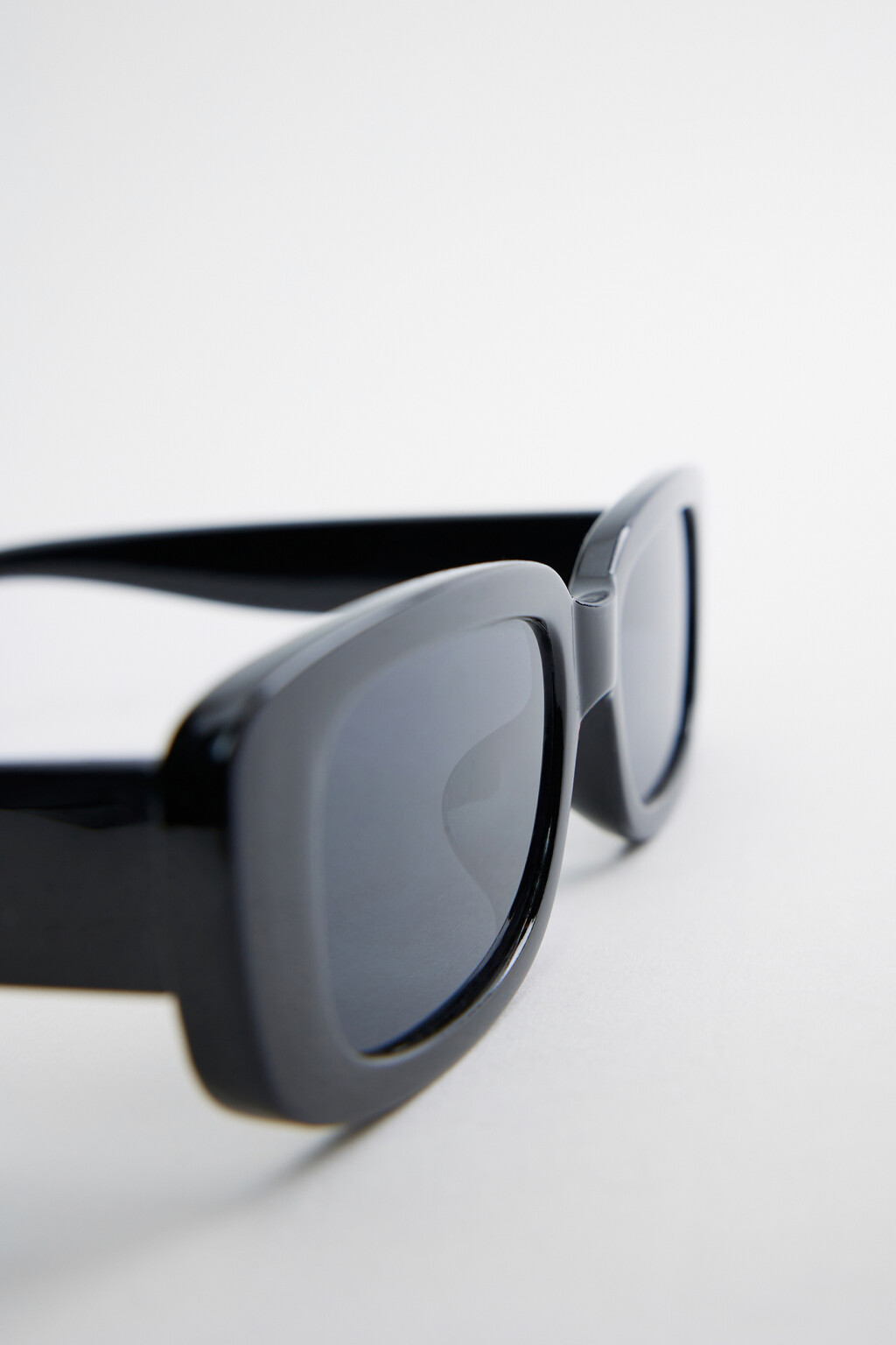 Очки солнцезащитные овальные в широкой оправе - цвет черный - 3