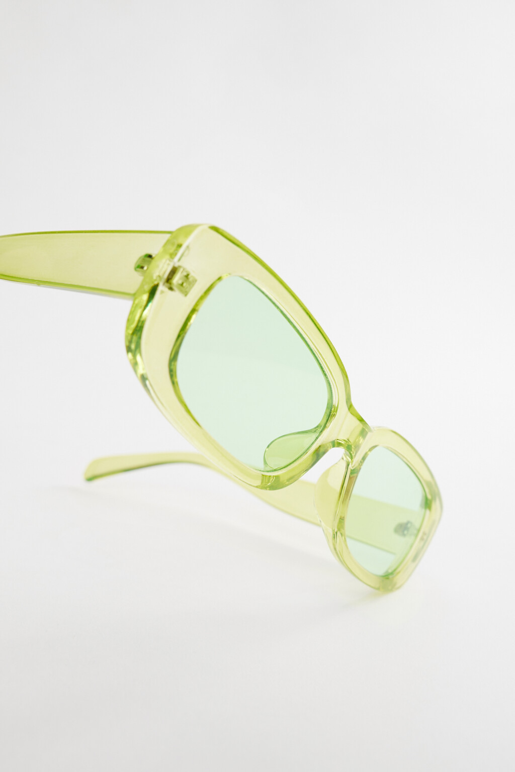 Очки солнцезащитные цветные в полупрозрачной оправе - цвет зеленый - 1