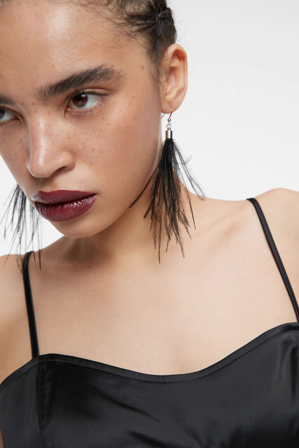 серьги женские - цвет черный - 1