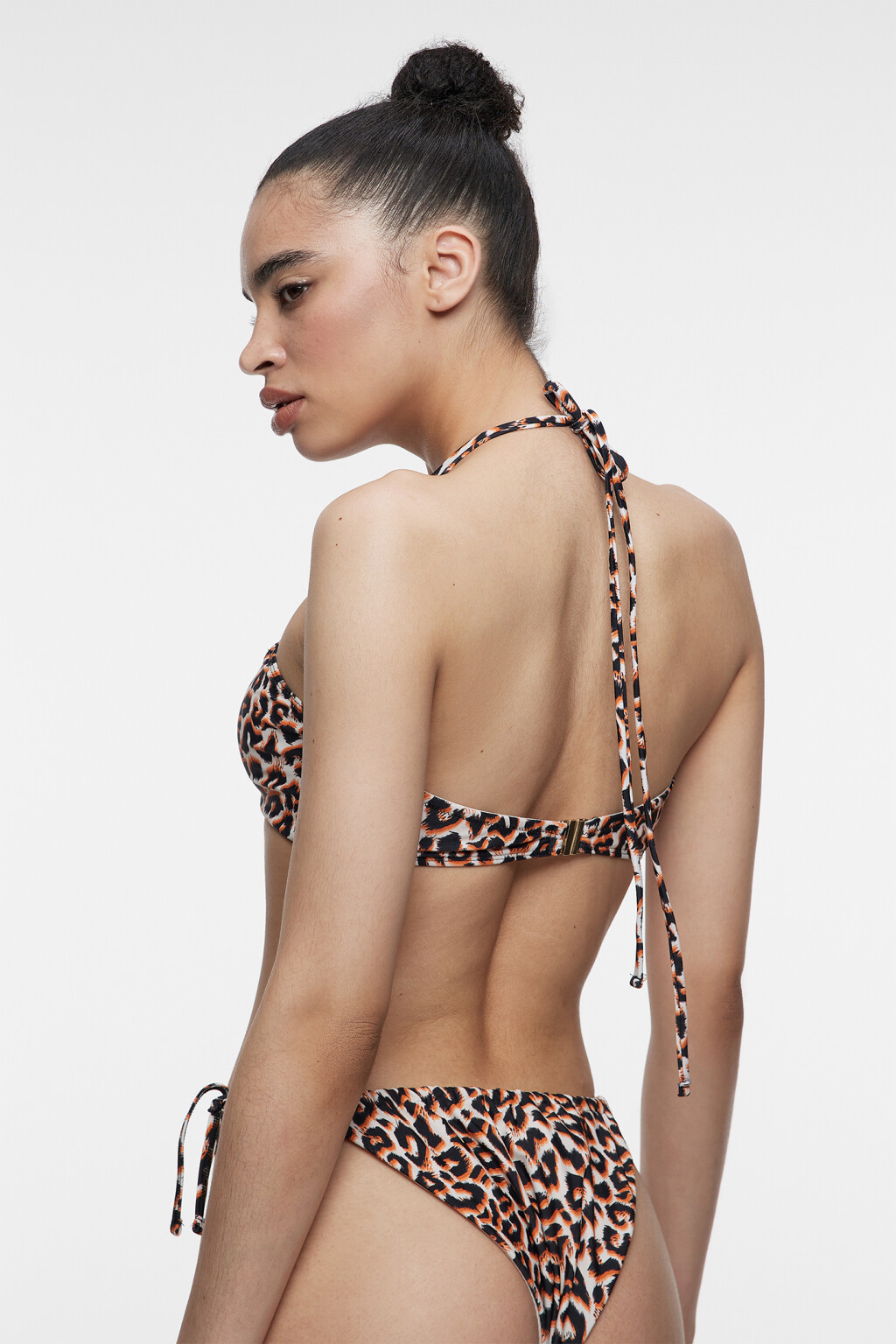 Лиф-халтер купальный с вырезом и завязками на шее - цвет мультиколор - 2