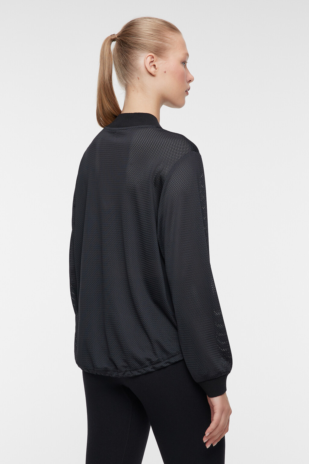 Куртка-бомбер спортивная сетчатая на молнии с карманами - цвет черный - 4