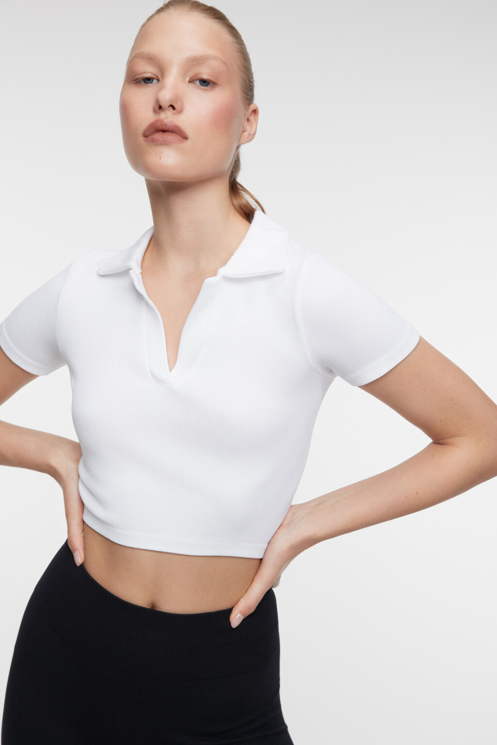 Футболка-поло спортивная укороченная в рубчик - цвет белый - 5