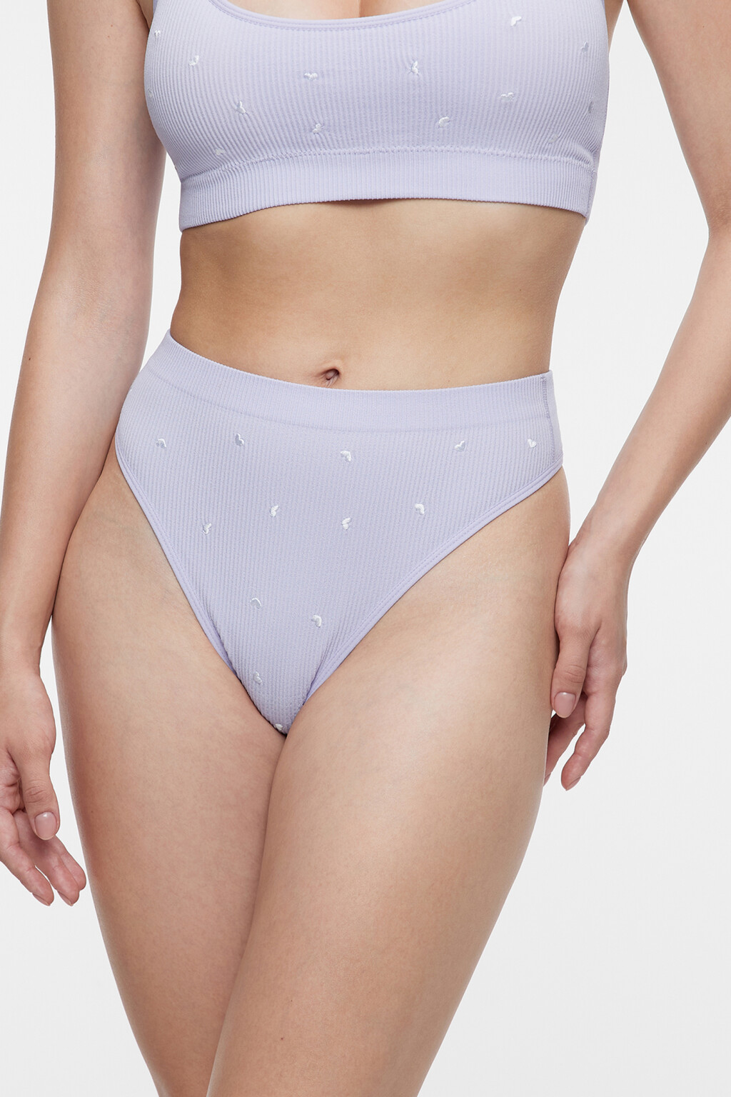 Трусики-стринги высокие бесшовные с вышивкой - цвет фиолетовый - 1