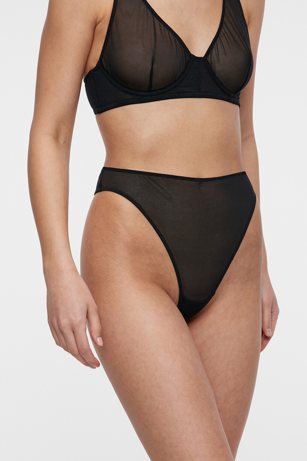 Трусики-стринги сетчатые с завышенной посадкой - цвет черный - 2