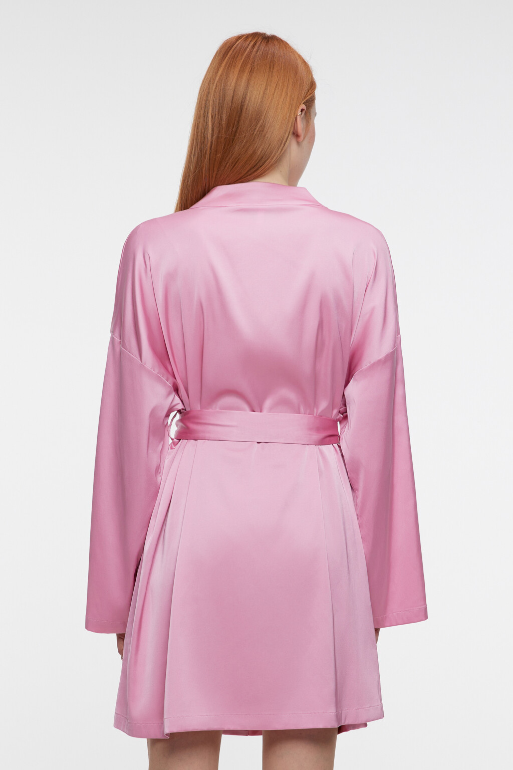 Халат мини домашний атласный на запах с поясом - цвет розовый - 4