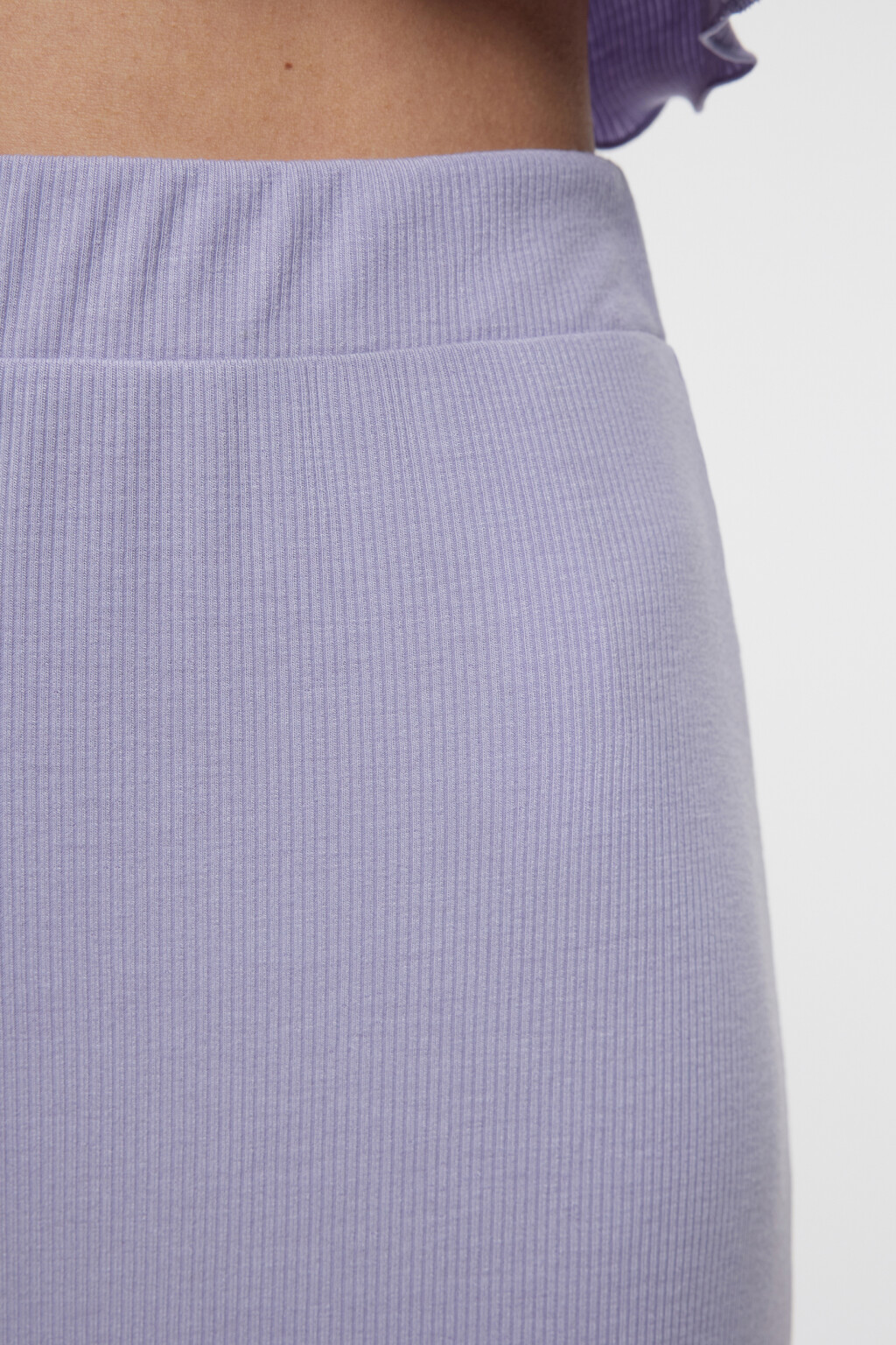 Брюки домашние широкие в рубчик с поясом на резинке - цвет сиреневый - 5