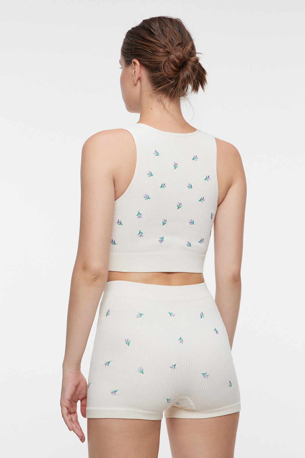 Майка-топ домашняя укороченная с V-вырезом - цвет белый - 3