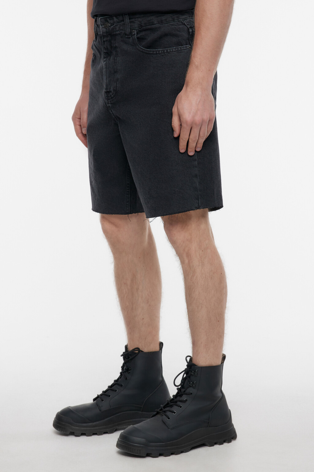 Шорты джинсовые прямые с обрезанными краями - цвет серый - 3