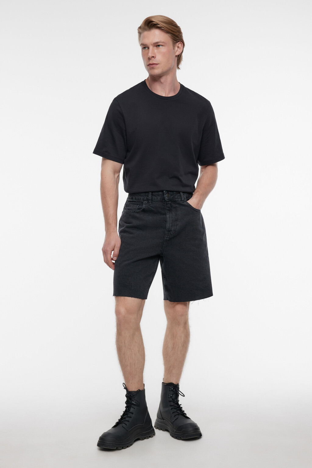 Шорты джинсовые прямые с обрезанными краями - цвет серый - 1