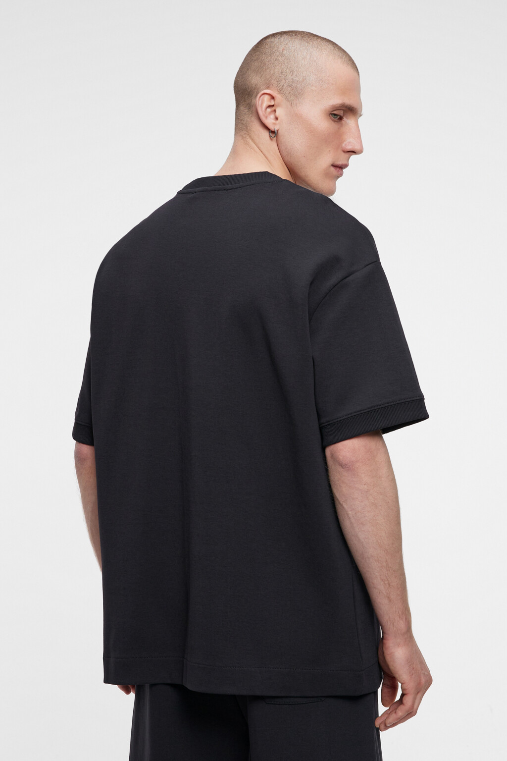 Футболка прямая из плотного хлопкового трикотажа - цвет черный - 4