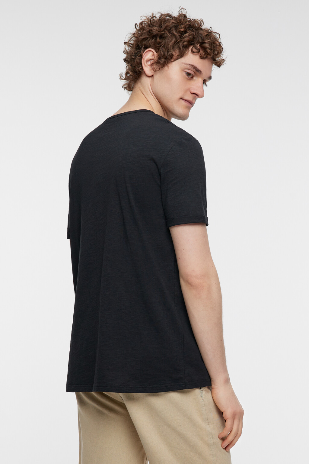 Футболка regular fit хлопковая базовая - цвет черный - 4