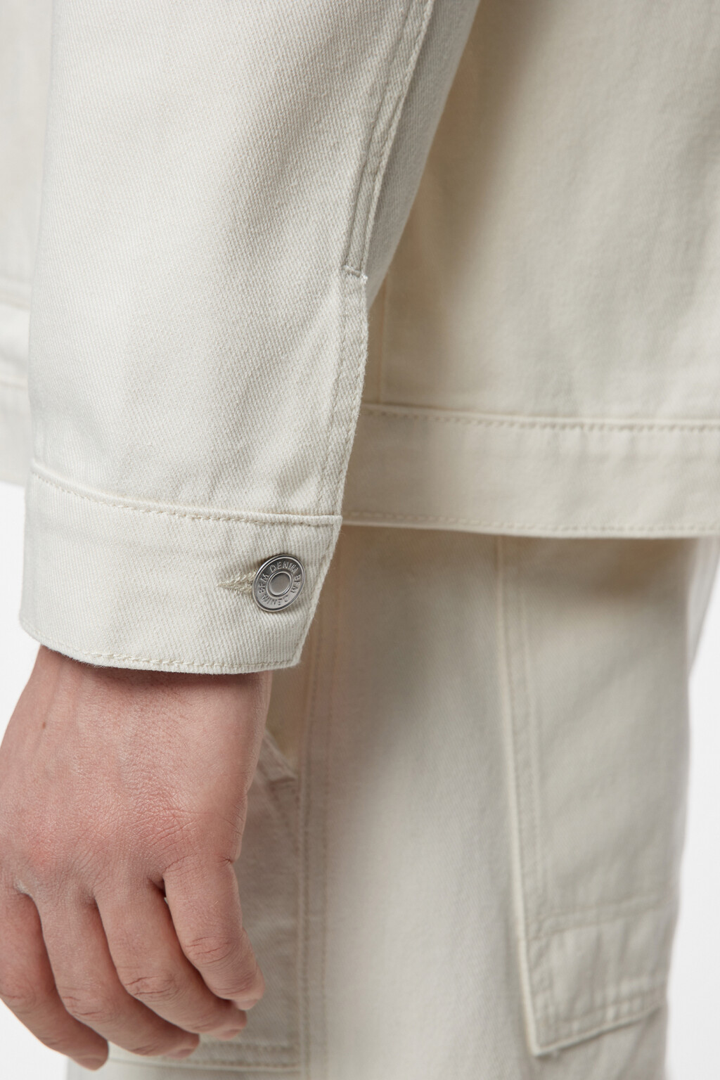 Куртка-рубашка прямая джинсовая с карманами - цвет бежевый - 6