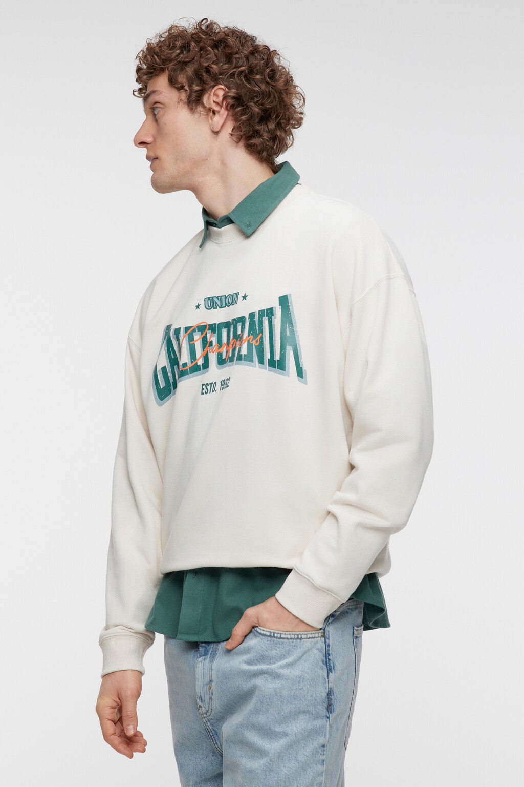 Свитшот прямого кроя хлопковый с принтом-надписью - цвет бежевый - 3