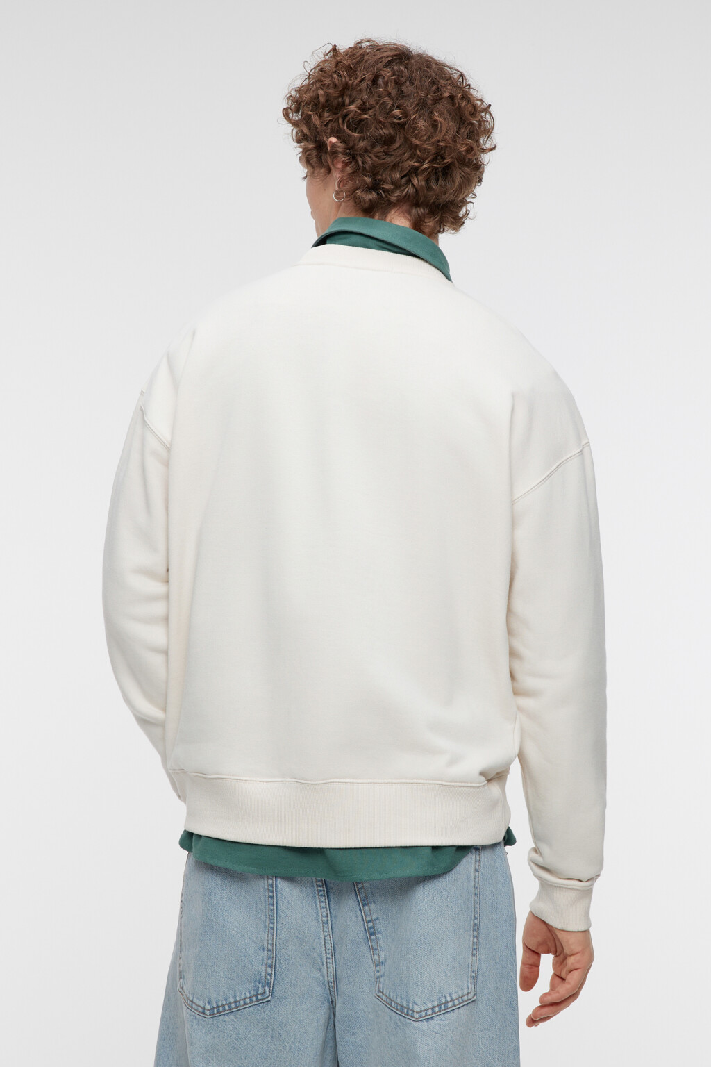 Свитшот прямого кроя хлопковый с принтом-надписью - цвет бежевый - 4