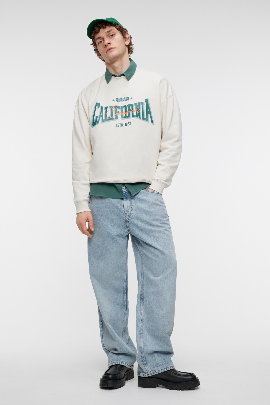 Свитшот прямого кроя хлопковый с принтом-надписью - цвет бежевый - 5