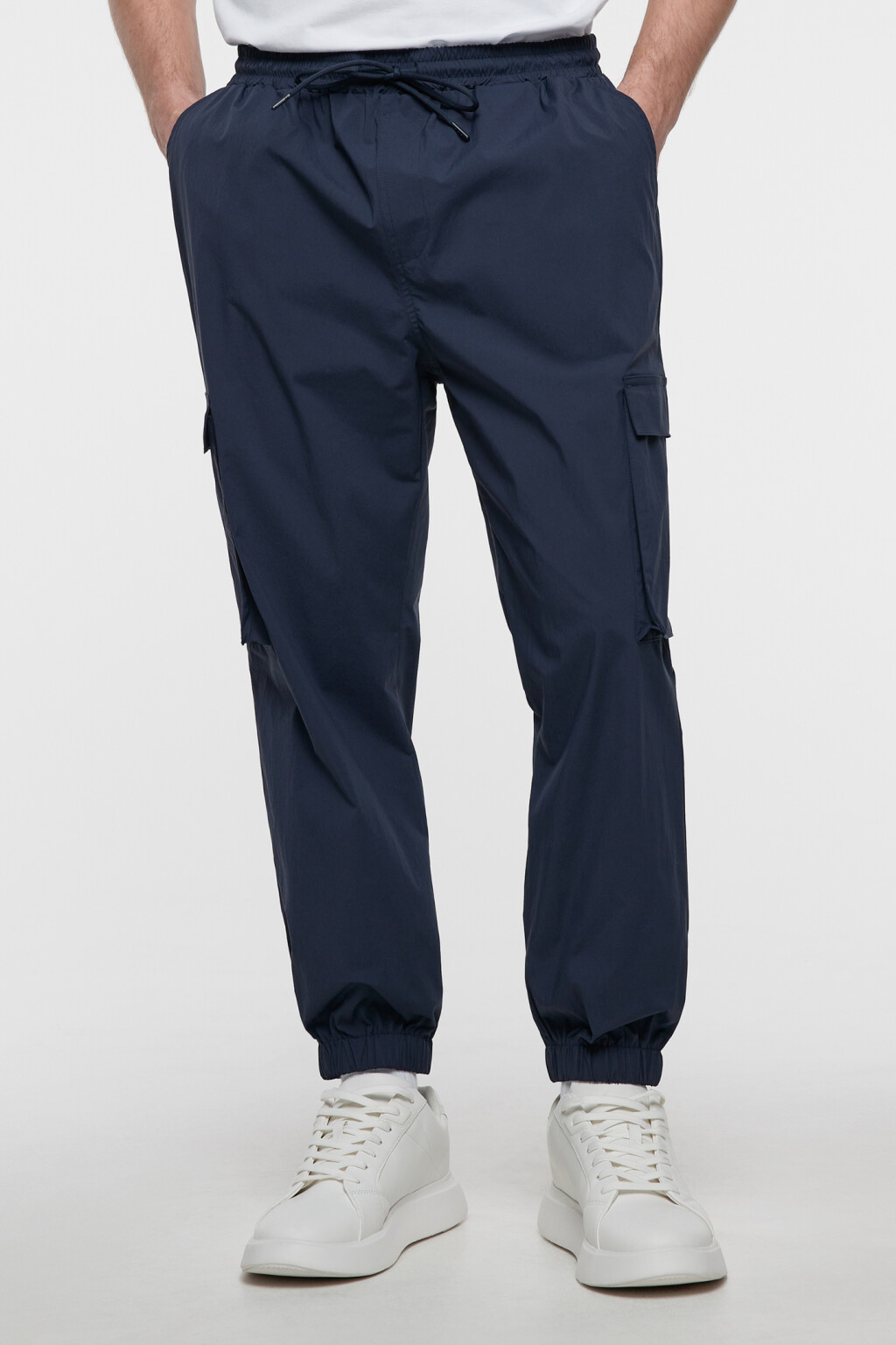 Брюки-джоггеры с поясом на завязках и карманами карго - цвет синий - 3