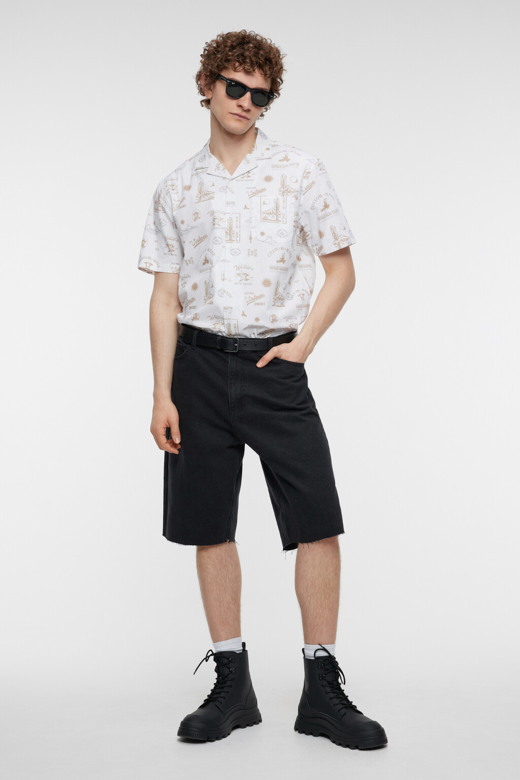 Рубашка хлопковая прямая с коротким рукавом и принтом - цвет белый - 1