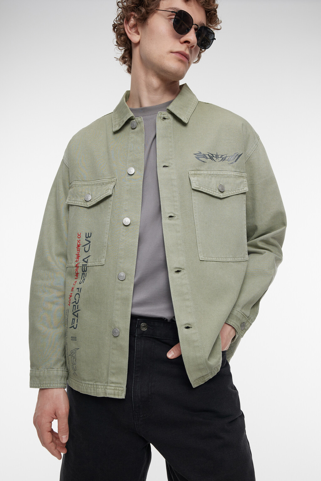 Рубашка джинсовая прямая с нагрудными карманами - цвет зеленый - 1