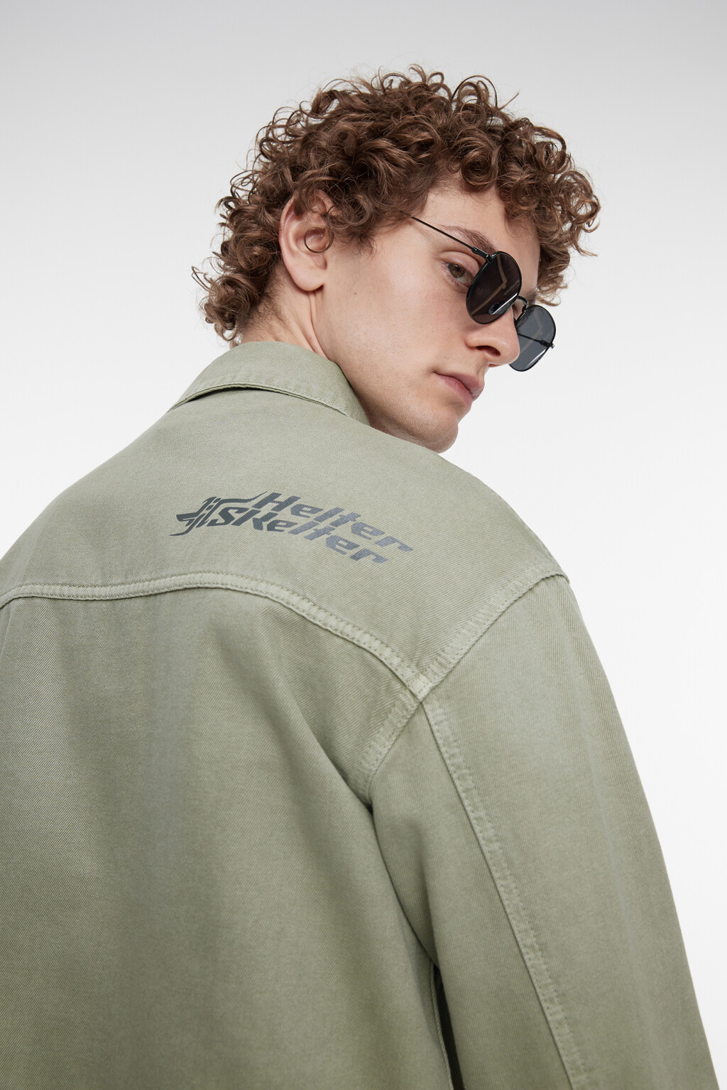 Рубашка джинсовая прямая с нагрудными карманами - цвет зеленый - 2